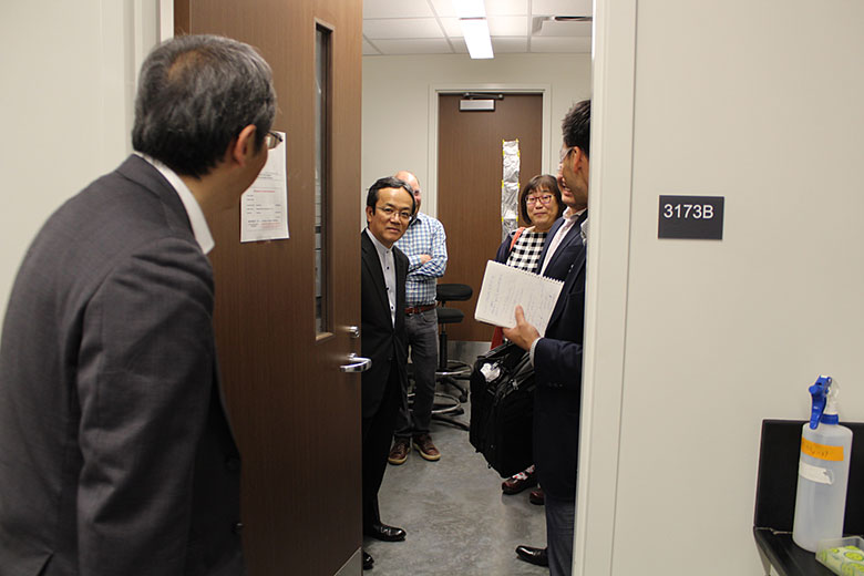 The Shimadzu visitors enjoy a moment in Minae Mure's lab