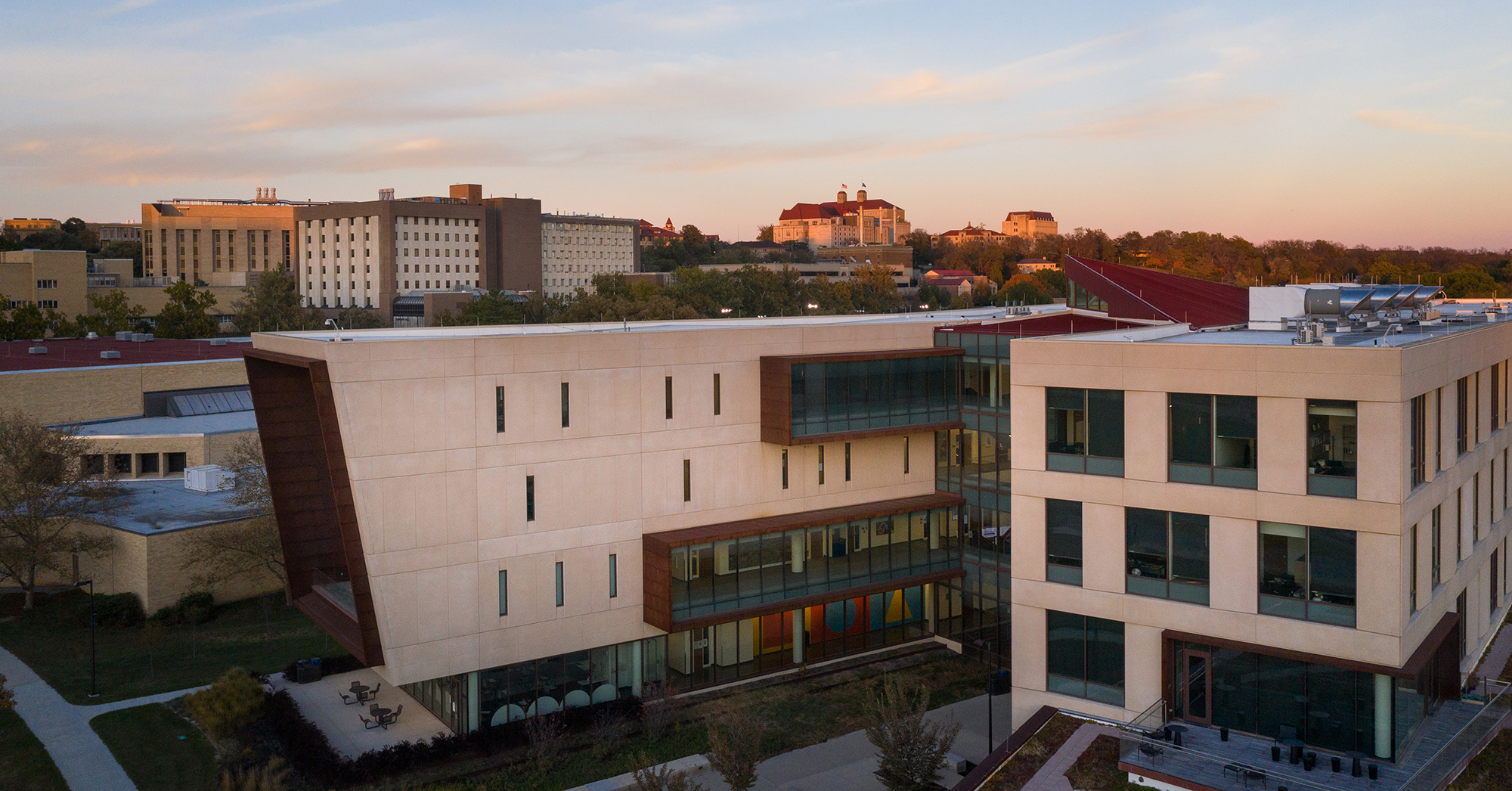 KU online MBA earns fourth consecutive top-10 spot in U.S. News rankings