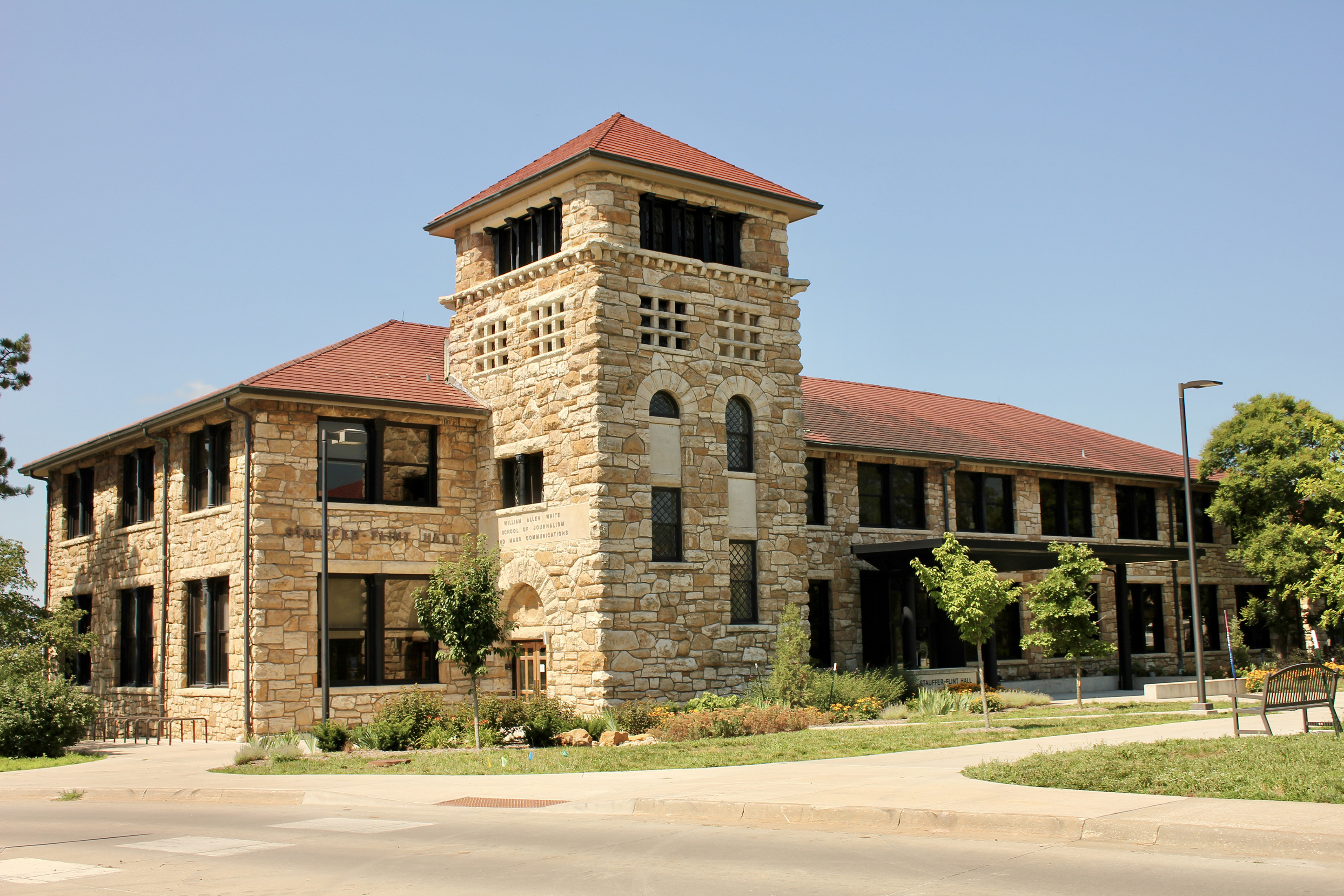 Exterior view of Stauffer-Flint Hall at the University of Kansas, home to the William Allen White School of Journalism and Mass Communications.