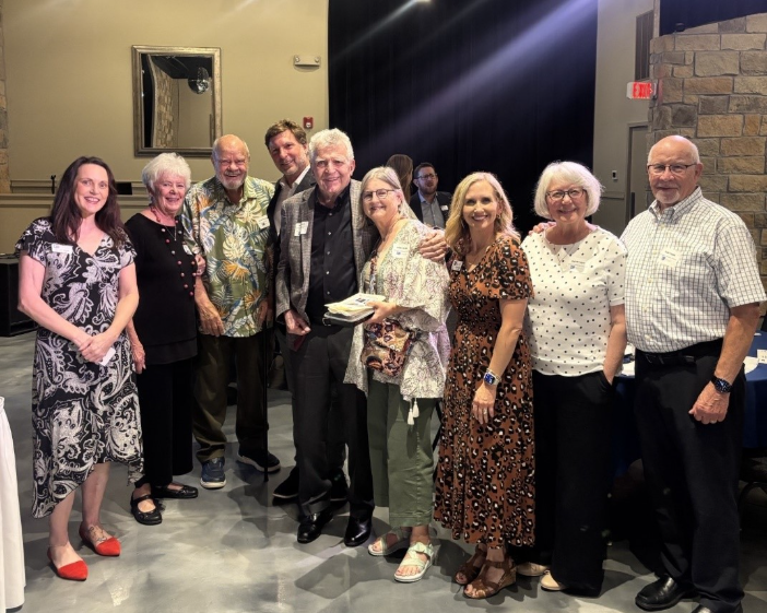 Beth McKenzie, Sandy Praeger, Mark Praeger, Ed Austin, Randy Austin, Billie Archer, Meredith Johanning, Ingrid Logan, and Wade Logan