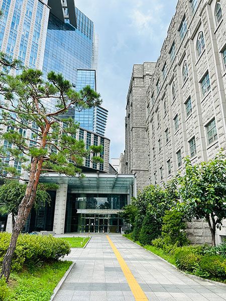 A university campus building in Korea, where Jun Ho Lee engaged in field research and academic collaboration.