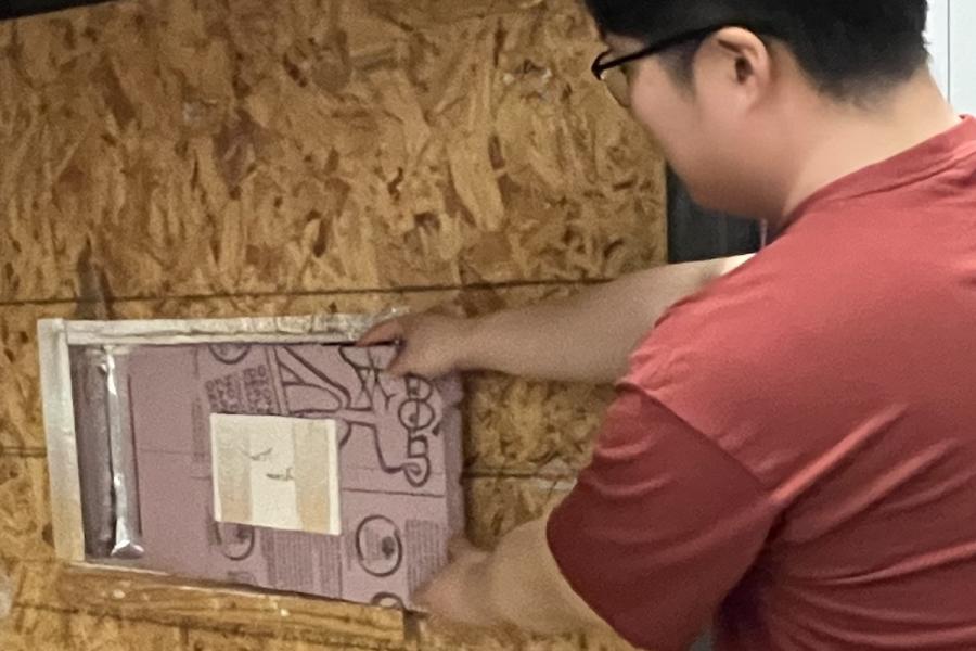 Youmin Xu works with a sample size of one type of phase change material (PCM).