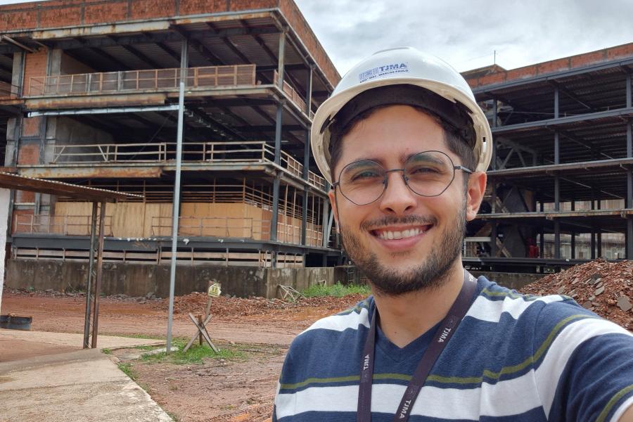 Marcos Barbosa at a work site